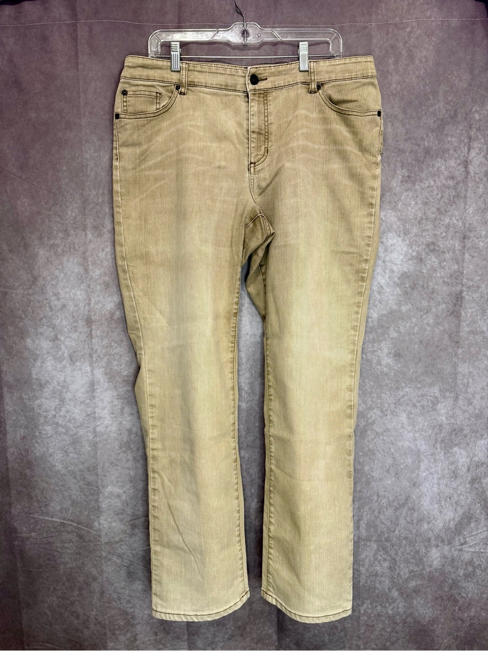 Chico's Platinum Denim Ultimate Fit Slim Fit
Jeans in Light Khaki Size 3/16